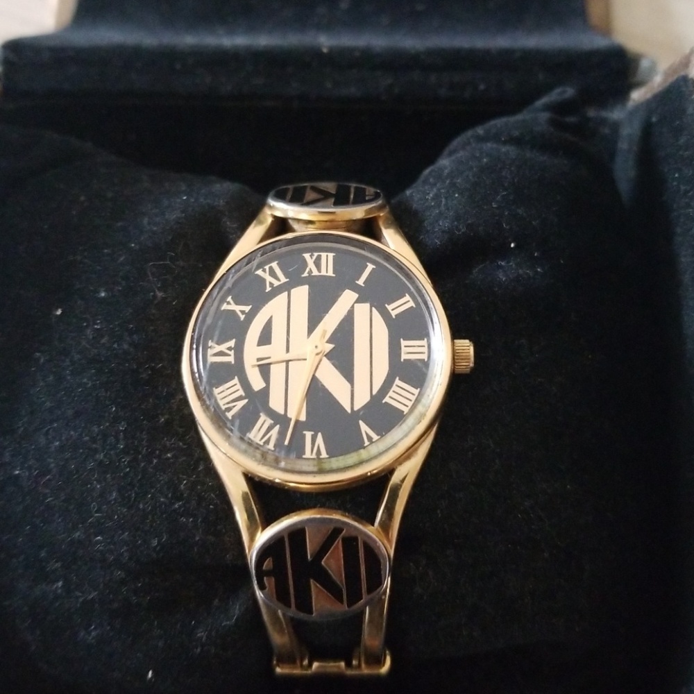 Vintage AKII bracelet watch